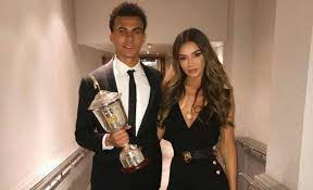 Born to nigerian father kehinde and denise his english mom, dele joined the england senior team in november 2015. Dele Alli Celebrates With Girlfriend After Winning Pfa Young Player Of The Year Award