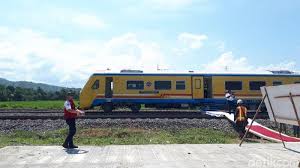 Home lainnya lowongan kerja adira finance. Kereta Makassar Parepare Sudah Diuji Coba Begini Penampakannya