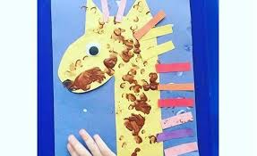 This giraffe craft is so cool! Paper Giraffe Craft