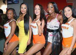 5 controversial rules hooters servers