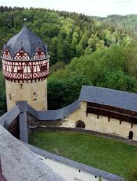 Die burg war der stammsitz des 1289 erstmals urkundlich erwähnten geschlechts der ritter und späteren herren von brandenstein. Landesgruppe Nord Der Deutschen Burgenvereinigung