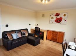 2 bedroom flats apartments to in