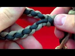 The term sennit is almost equivalent to braid in the sense of a braid of fibre to make a cord or line. Paracordist How To Make A Four Strand Round Braid Loop W 4 Strands Out Youtube Paracord Braids Paracord Paracordist