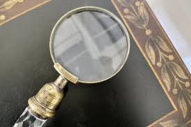 Hand Held Magnifying Glass With Faceted