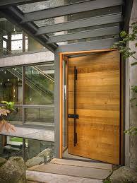 Se suele emplear en puertas de vidrio, madera y/o aluminio. Puertas De Entrada De Diseno Moderno 49 Modelos