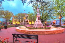 6 best small towns in arkansas for a