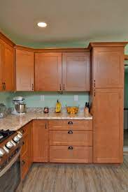 The glazed maple kitchen cabinets in minneapolis, usa are a thing of beauty and have been crafted to perfection. Bailey S Cabinets Baileytown Usa Select Maple Autumn Finish Jamestown Door Style Kitchen Cabinets Maple Cabinets Kitchen