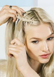 Celebrity hairstylist and braid expert sarah potempa show you exactly how to braid hair, showcasing 10 braids you can diy yourself. Boxer Braid How To Appropriate The Boxer Hairstyle Braids Like A Star Haircutsblog