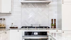 white kitchen cabinets backsplash ideas