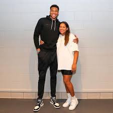 He has handsome features with a sharp. Mariah Riddlesprigger Giannis Antetokounmpo Girlfriend Wiki Bio Age Height Weight Dating Facts Starsgab