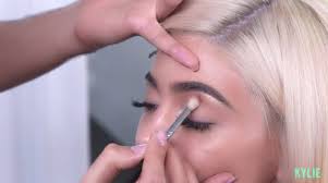 kylie jenner filmed a makeup tutorial