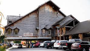 eat in pigeon forge tennessee