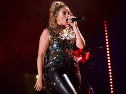 lauren alaina perform her no 1 song