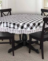 white black table covers runners