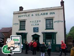 Bottle Glass Inn In Tipton
