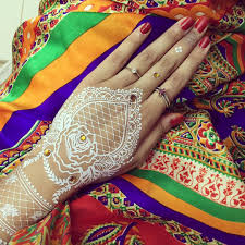 artist whose bridal style white henna