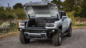 .ev, the sneak peek does give us a sense of what type of design language and visual themes can be expected when the model is revealed on may 20, 2020 — before it later goes on sale in the fall of 2021. Gmc Hummer Ev Revealed Promises Wrangler Beating Off Road Ability Zero Emissions For 112 595 Roadshow
