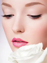nose look slimmer with makeup