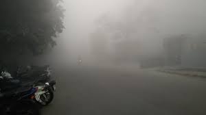 Thunderstorm, rain in delhi ncr weather forecast today live updates: Delhi Weather Capital To See Similar Cold Day Dense Fog Conditions Tom
