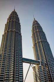 iconic 88 floor petronas twin towers