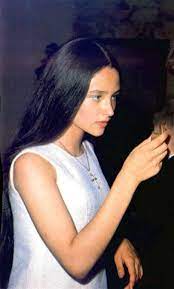 At age 15, when most young women are nurturing dreams of romance, olivia hussey was giving life to juliet in franco zeffirelli 's romeo and juliet (1968). Pin On Nilan S Beautiful Girls 21