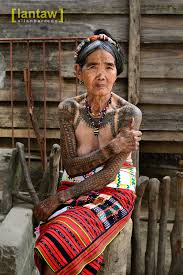 She has tribal tattoos covering her chest and arms and it is her father who taught her this ancient art of tattooing the body with ink and thorns. Old Whang Od Doodlescribbles