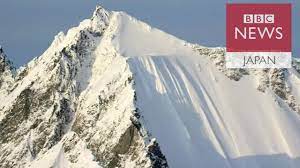 雪山でスキーヤーが約500メートル滑落 九死に一生を得た瞬間 - YouTube