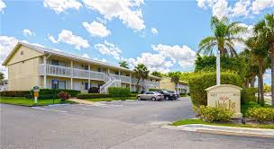 4625 Bayshore Drive Unit D16 Naples