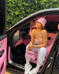It's a place where all searches end! Kylie Jenner Matches Her Outfit To Her Custom Rolls Royce