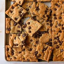 chocolate chip cookie bars