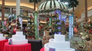 picture of the gardens mall