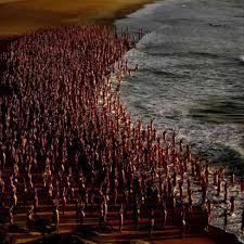 Spencer Tunick gathers 2,500 volunteers for mass naked photo shoot on Bondi  Beach - CNN Style