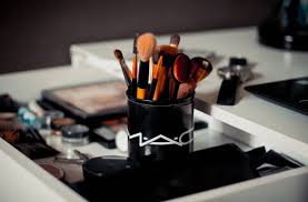 mac cosmetics how to get a free