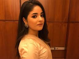 Listen to zaira | soundcloud is an audio platform that lets you listen to what you love and share the sounds you create. Zaira Wasim After 5 Years Of Completion In Bollywood Zaira Wasim Calls It Quits