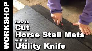 how thick should horse stall mats be