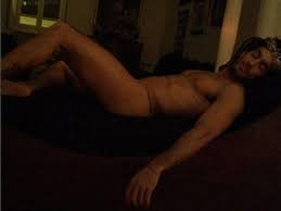 Aaron diaz desnudo
