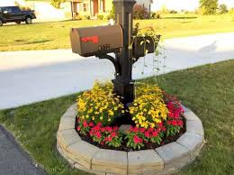 Flower Bed Landscaping Ideas For Mailbox