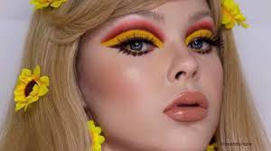 statement 60s eye makeup looks you can