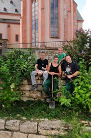 Ihr landschaftsgärtner ist ihr kompetenter partner bei bau, umgestaltung und pflege von hausgärten. Gartner In Garten Und Landschaftsbau Landeshauptstadt Mainz