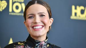 this is us star mandy moore stuns with
