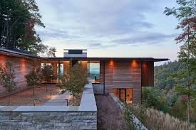 this north carolina home cantilevers