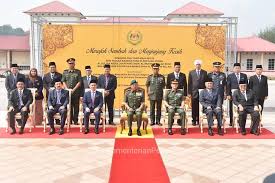 Duli yang maha mulia (dymm ) selangor eyaletinin marşının başlığıdır, malezya , 1967'de kabul edildi. Kpm Lawatan Kebawah Duli Yang Maha Mulia Seri Paduka Baginda Yang Di Pertuan Agong Ke Universiti Pertahanan Nasional Malaysia
