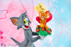 tom and jerry just for you statue by