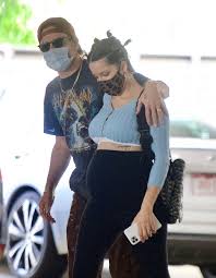 She's expecting her first child with screenwriter and film producer alev aydin. Pregnant Halsey And Alev Aydin Out In Los Angeles 05 24 2021 Hawtcelebs