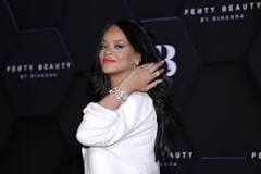 what-makeup-does-rihanna-use