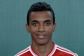 Bayern Munich star Luiz Gustavo. The 26-year-old has seen himself drop down the pecking order at current club Bayern Munich, after the arrival of new boss ... - 14931