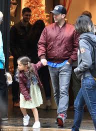 David schwimmer and his wife, zoe buckman, are taking some time apart after nearly seven years of marriage, the couple exclusively confirm to us our priority is, of course, our daughter's happiness and well being during this challenging time, and so we ask for your support and respect for our privacy. David Schwimmer Daughter Age Another Wiens