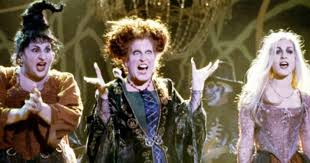 The cast of hocus pocus got back together for a virtual reunion special in october 2020, hosted by bette midler, to benefit the new york restoration project. Xt02qxxyttgj1m