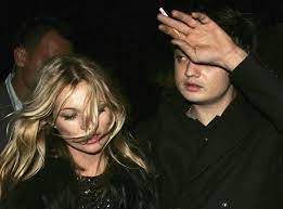 Mi è difficile ammetterlo, ma sì, è vero. Butt Why Babyshambles Pete Doherty To Sell Off Cigarette Ends Smoked By Kate Moss And Amy Winehouse The Independent The Independent