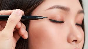 Winged eyeliner is hot this year due to the whole retro/vintage revival. Best Long Lasting Eyeliners That Don T Smudge Or Flake 2020 Real Simple